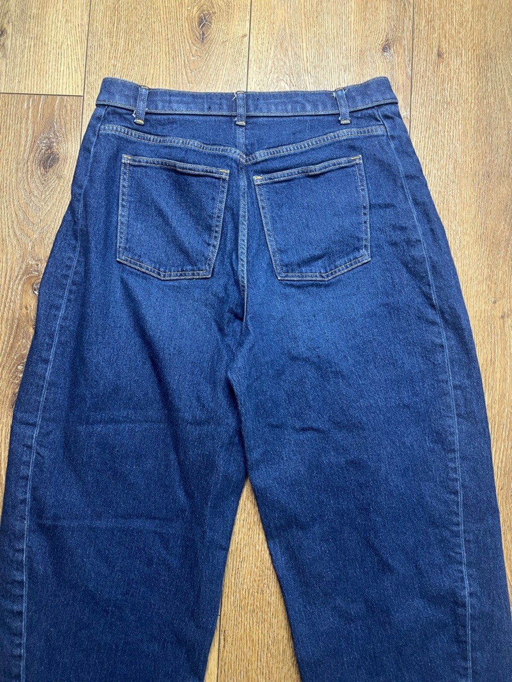 SPANX Barrel Leg Jeans in Medium Wash Size L - Picture 6 of 10